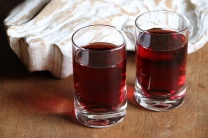Два простых рецепта наливки из вишни в домашних условиях